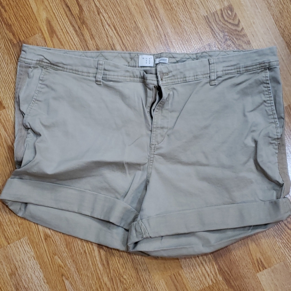 A New Day khaki shorts
